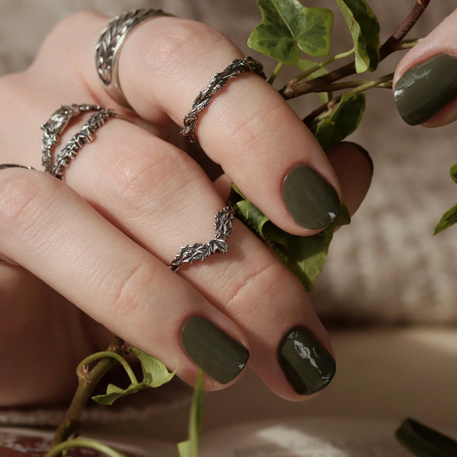 Green Witch Ivy Branch Midi Pinkie Rings