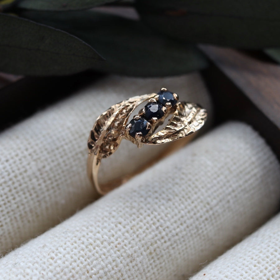Vintage | Corvus Sapphire Ring