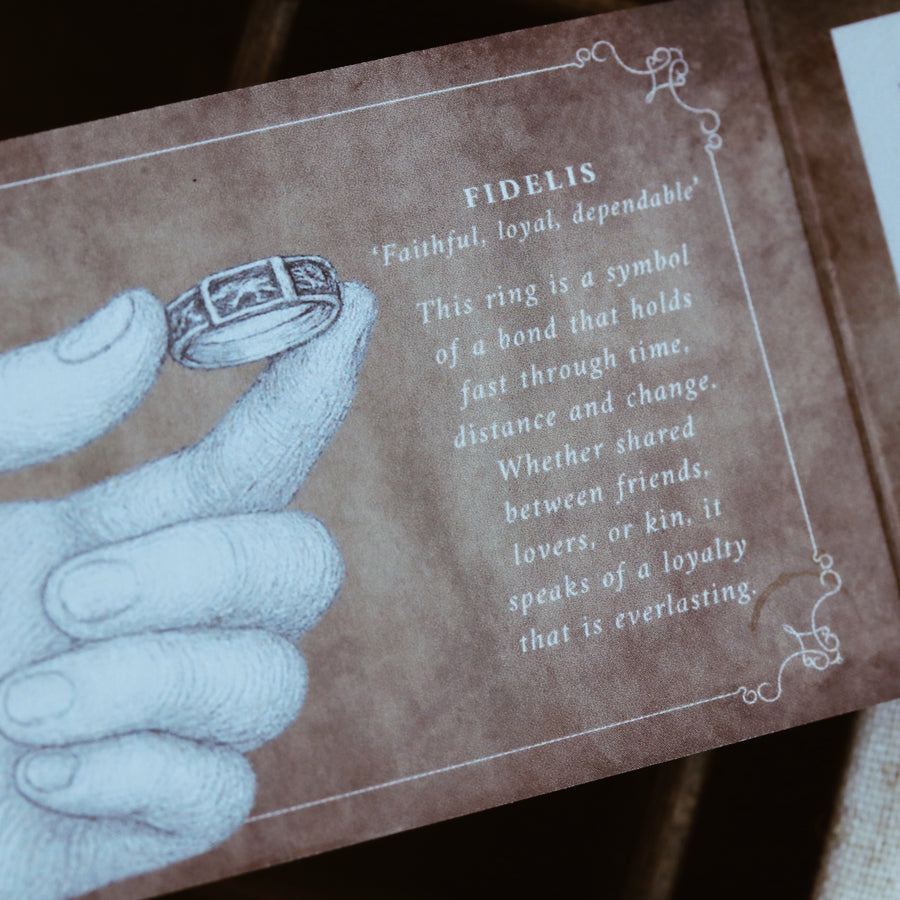 Evergreen Fidelis Buckle Ring