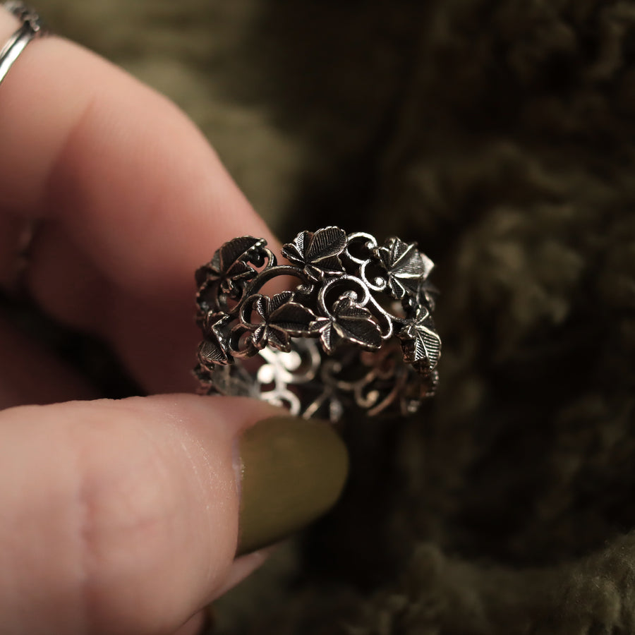 Hedera Wreath Ring