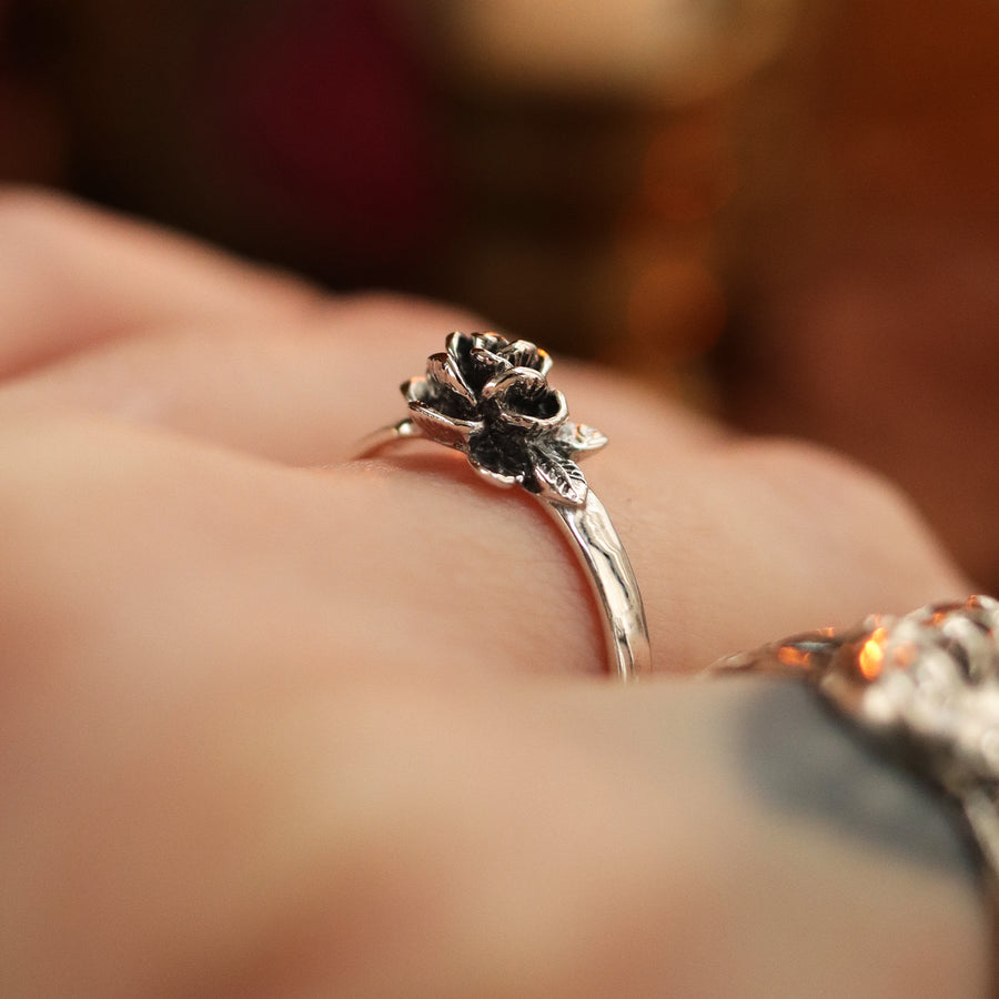 Gothic Autumn Rose Ring – Shop Dixi