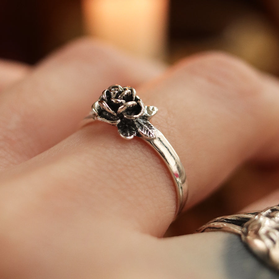 Gothic Autumn Rose Ring – Shop Dixi