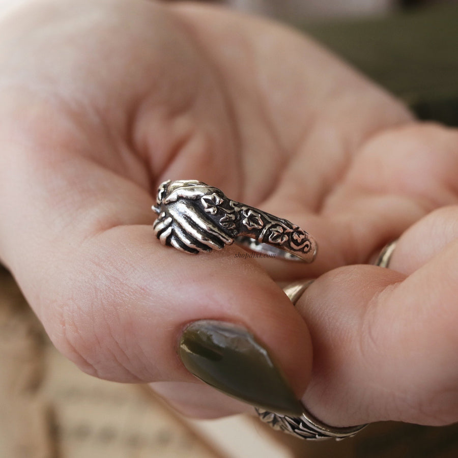 Ivy Victorian Aesthetic Fede Hands Forever Ring