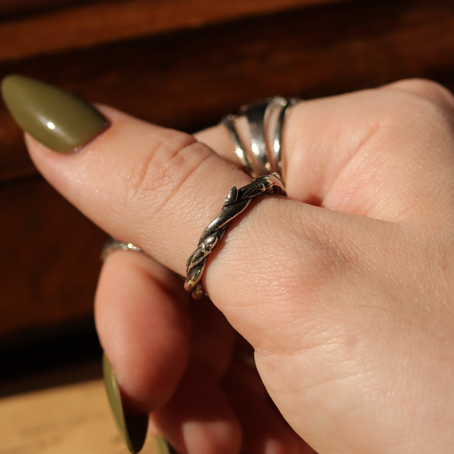 Silvestre Thorn Chunky Helix Ring