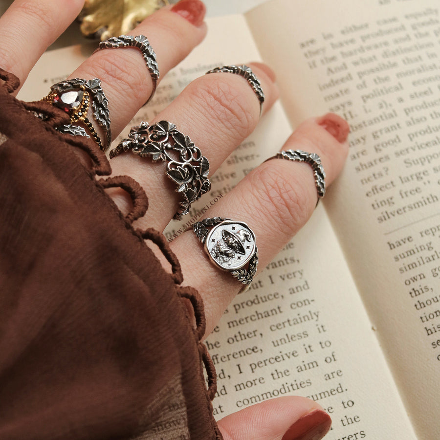 Witches Familiar Cat Ring