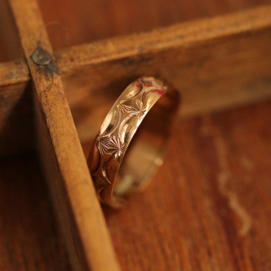 Vintage | Starshine Burst Band Ring