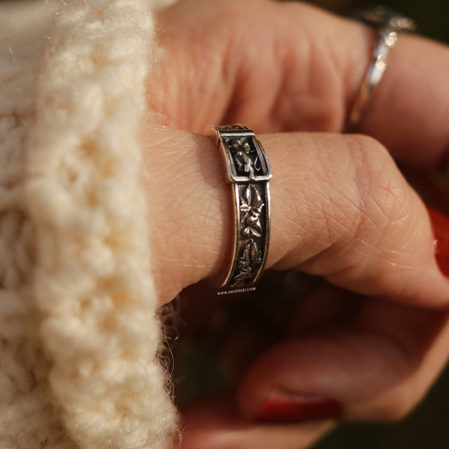 Evergreen Fidelis Buckle Ring