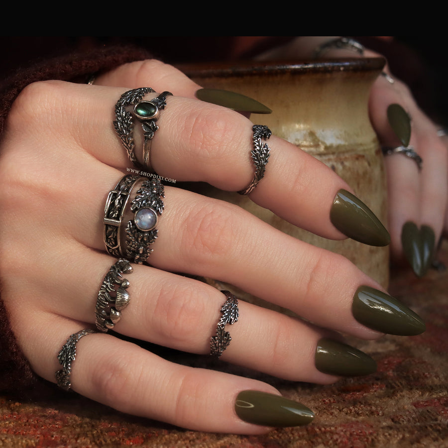 Evergreen Fidelis Buckle Ring