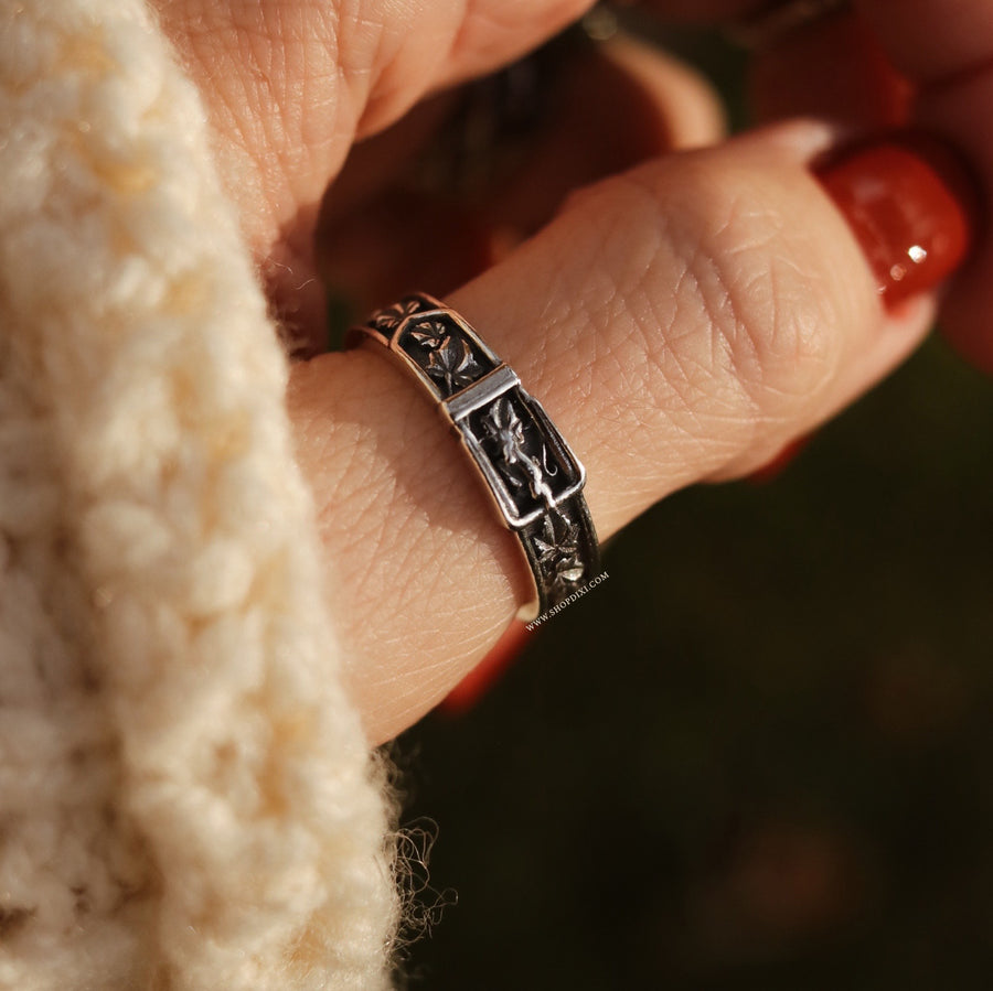 Evergreen Fidelis Buckle Ring