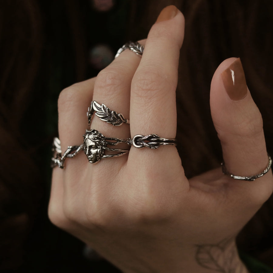 Ad infinitum Thorn Branch Infinity Ring